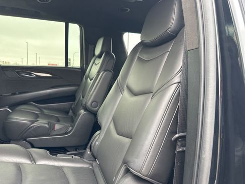 Used 2020 Cadillac Escalade ESV Platinum image 21