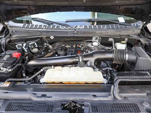 Used 2022 Ford Expedition XLT image 29