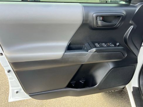 Used 2021 Toyota Tacoma SR AWD/4WD image 22