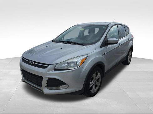 Used 2016 Ford Escape SE FWD image 1