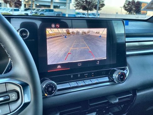 New 2026 GMC Canyon Elevation w/ LPO, Black Badging Package RWD image 25