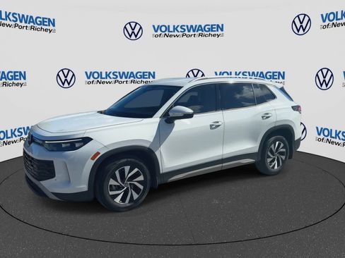 Used 2025 Volkswagen Tiguan S FWD image 4