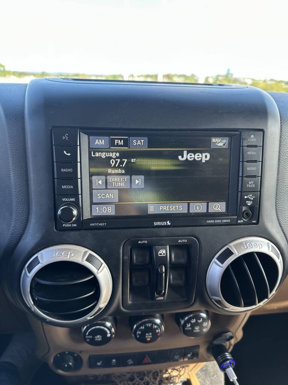 Used 2016 Jeep Wrangler Unlimited Sahara w/ Dual Top Group AWD/4WD image 23