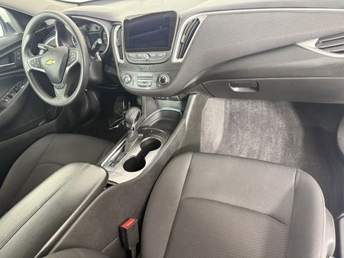 Used 2022 Chevrolet Malibu LT image 10