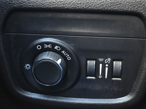 Used 2023 Jeep Grand Cherokee Altitude AWD/4WD image 18