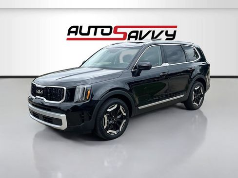 Used 2025 Kia Telluride EX w/ EX Captain's Chair Package FWD image 3