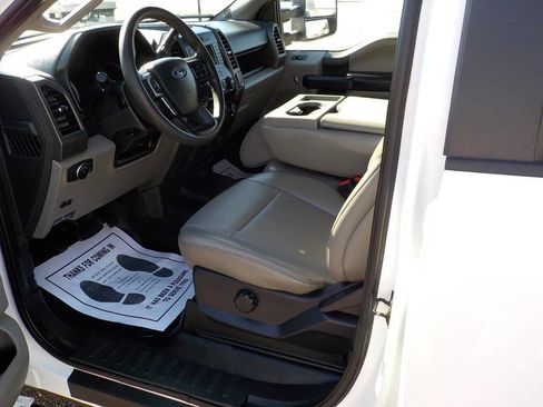 Used 2022 Ford F250 XL w/ Power Equipment Group image 11