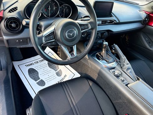 Used 2020 MAZDA MX-5 Miata Club image 10