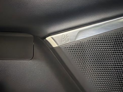 Used 2025 Ford Expedition Platinum AWD/4WD image 9