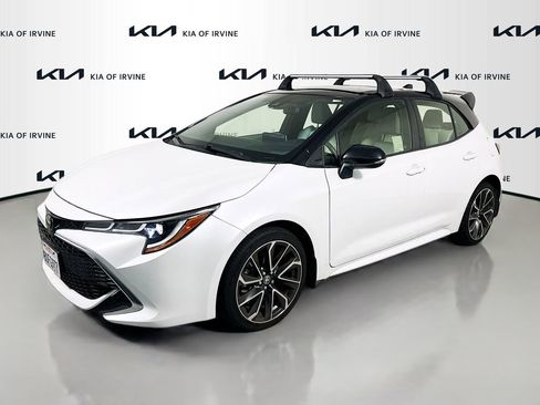 Used 2021 Toyota Corolla XSE FWD image 3