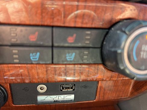 Used 2010 Ford F150 Lariat AWD/4WD image 29