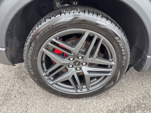 Used 2025 Ford Explorer ST image 11