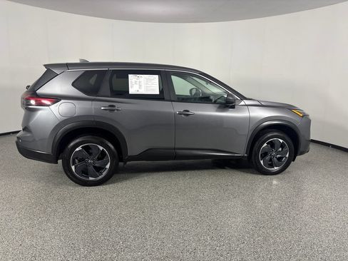 Used 2024 Nissan Rogue SV AWD/4WD image 8