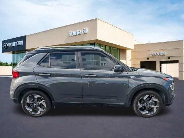 Certified 2024 Hyundai Venue Limited FWD image 3