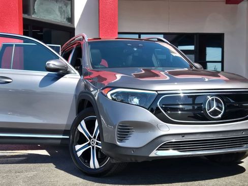 Used 2023 Mercedes-Benz EQB 300 4MATIC w/ Driver Assistance Package image 15