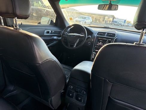 Used 2016 Ford Explorer Sport w/ Equipment Group 401A AWD/4WD image 17