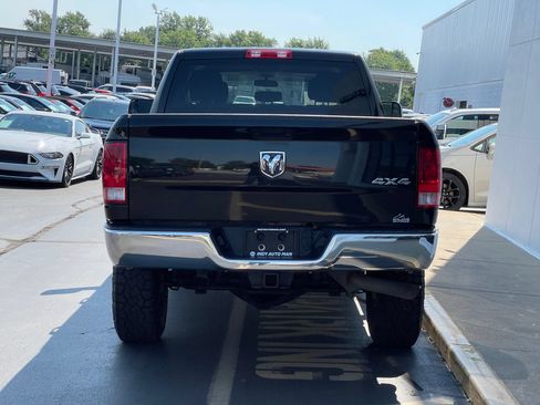 Used 2018 RAM 2500 Tradesman w/ Chrome Appearance Group AWD/4WD image 4