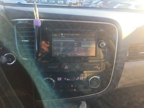 Used 2014 Mitsubishi Outlander GT image 11
