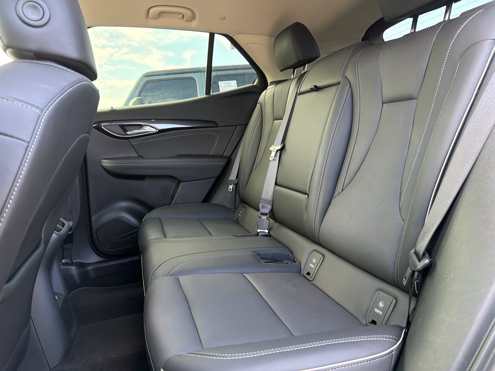 Used 2023 Buick Envision Essence AWD/4WD image 12