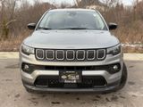 Used 2022 Jeep Compass Latitude image 2