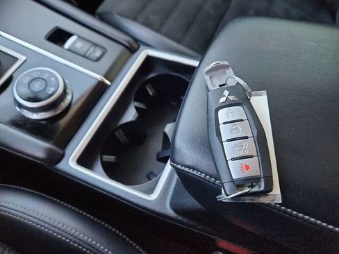 Used 2024 Mitsubishi Outlander SE image 51