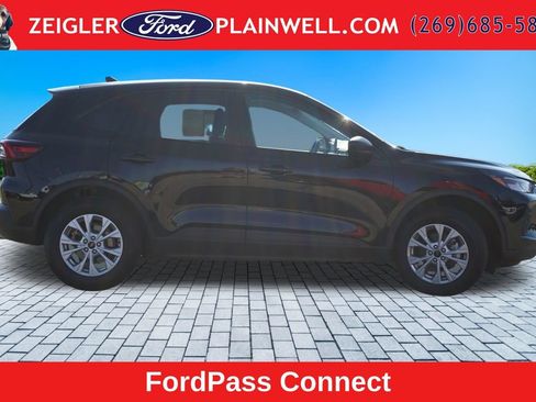 Used 2025 Ford Escape Active AWD/4WD image 6