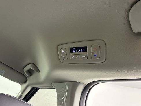 New 2026 Kia Carnival EX image 32