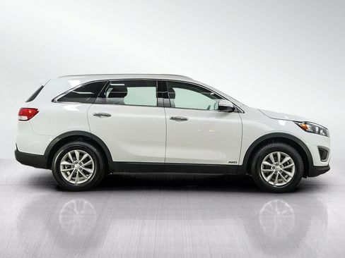 Used 2017 Kia Sorento AWD w/ LX Convenience Package image 6