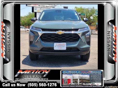 Used 2025 Chevrolet Trax LS FWD image 2