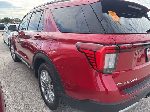Used 2025 Ford Explorer Platinum image 7