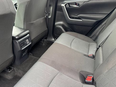 Used 2025 Toyota RAV4 XLE image 28