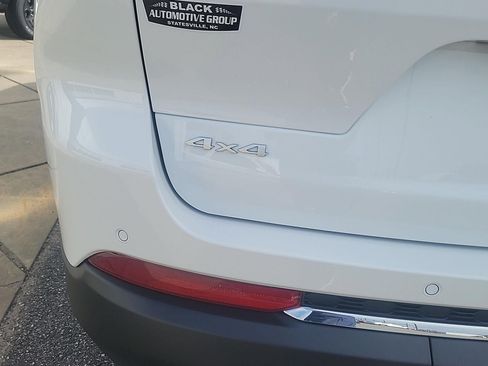 New 2025 Jeep Grand Cherokee L Laredo w/ Luxury Tech Group I image 6