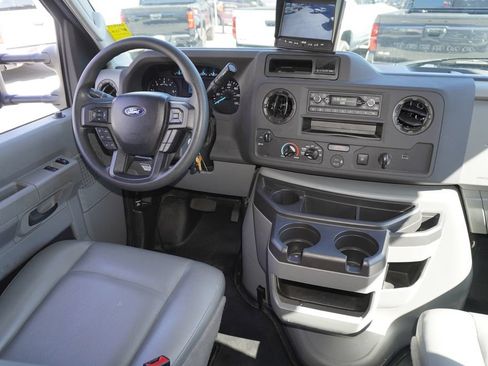 Used 2024 Ford E-450 and Econoline 450 Super Duty w/ Power Windows & Locks Group RWD image 24