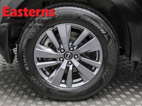 Used 2024 Nissan Pathfinder S image 30