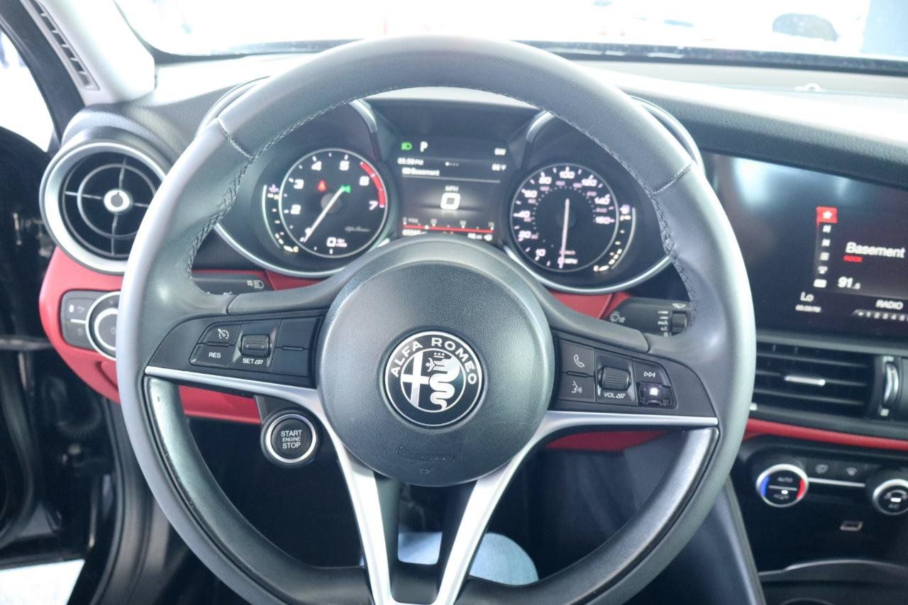 Used 2019 Alfa Romeo Giulia w/ Quick Order Package 22K Sport RWD image 26