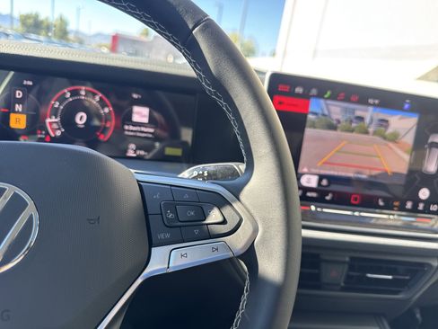 New 2026 Volkswagen Tiguan SE image 29