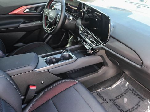 Used 2025 Chevrolet Equinox EV RS image 17