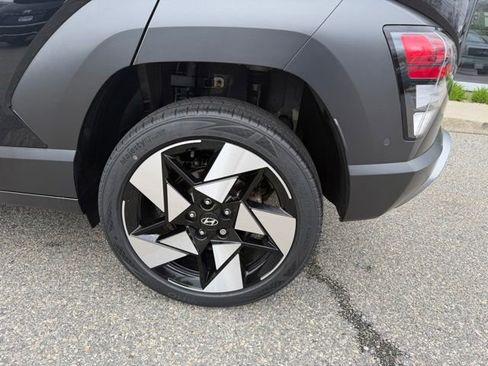 Used 2024 Hyundai Kona Limited AWD/4WD image 7