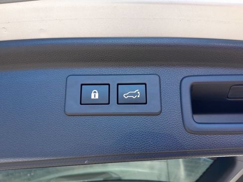 Used 2022 Subaru Forester Premium AWD/4WD image 33