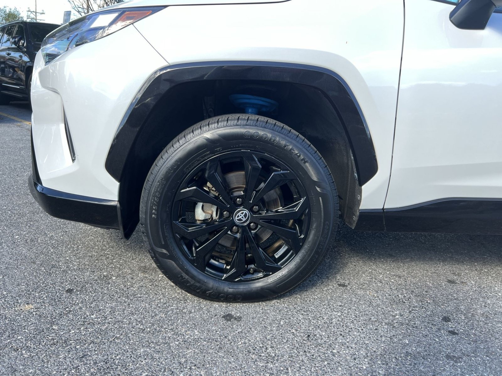 Used 2023 Toyota RAV4 XSE AWD/4WD image 12