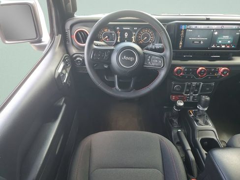 Used 2024 Jeep Wrangler Unlimited Rubicon w/ Technology Group AWD/4WD image 12