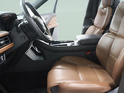 Used 2024 Lincoln Aviator Reserve w/ Equipment Group 201A image 22