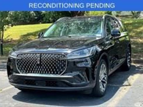 Used 2025 Lincoln Aviator Reserve w/ Illumination Package image 9