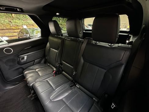 Used 2020 Land Rover Discovery SE image 36