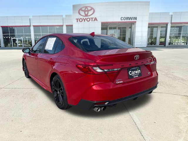 Used 2025 Toyota Camry SE FWD image 3