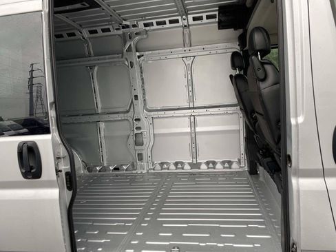 Used 2025 RAM ProMaster 3500 w/ Quick Order Package 22H SLT+ FWD image 27