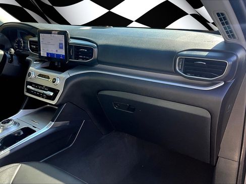 Used 2022 Ford Explorer XLT w/ Equipment Group 202A image 16