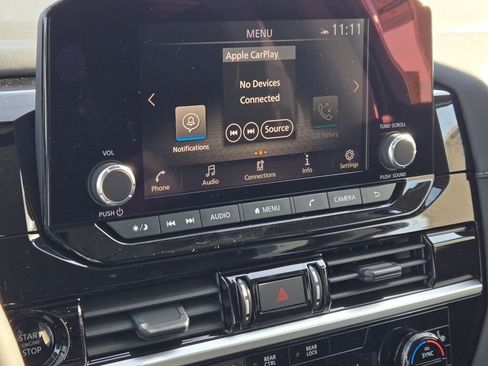 New 2025 Nissan Pathfinder SV w/ Black Appearance Package image 27