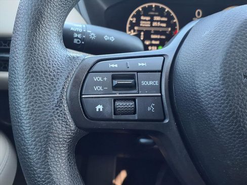 Used 2025 Honda HR-V LX image 15