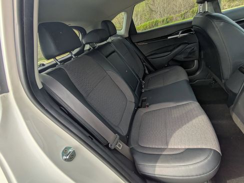 Used 2021 Kia Seltos S image 23